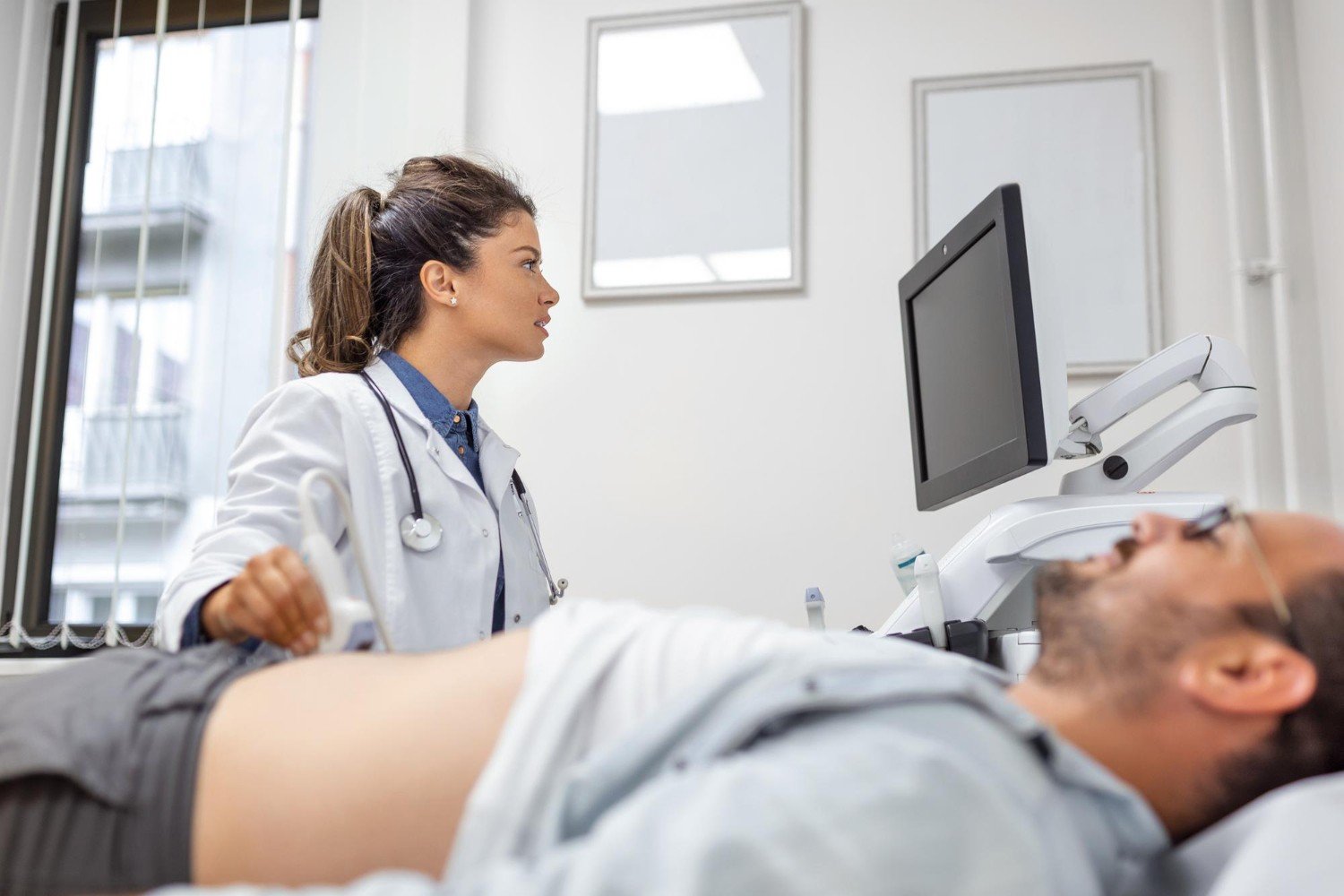 Comparação entre cápsula endoscópica, endoscopia e colonoscopia em Maringá